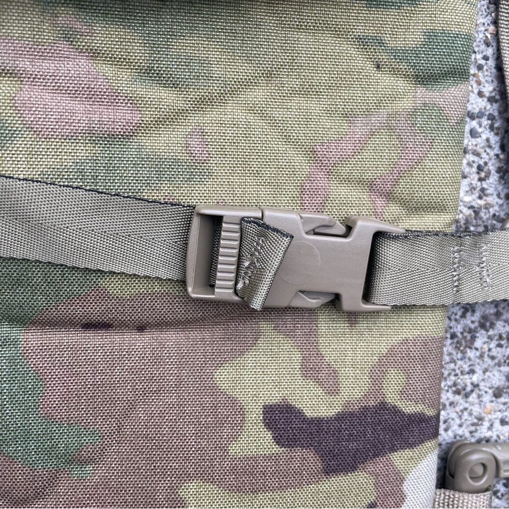 Skilcraft Molle II Hydration System Carrier - Picture 6 of 16